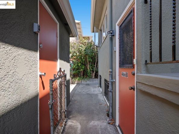 462 Cavour St, Oakland CA 94618