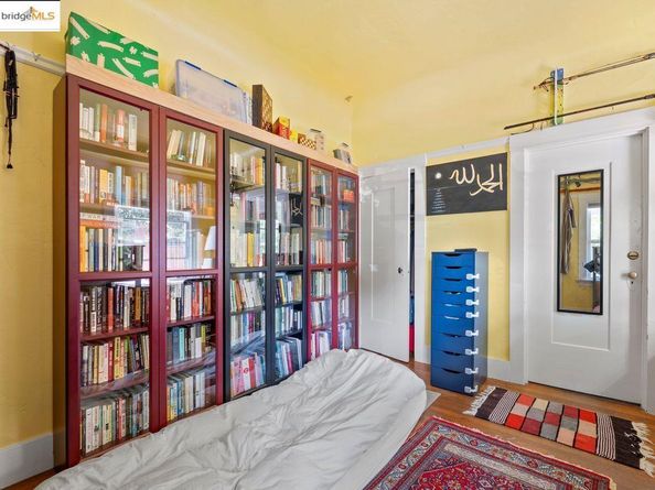 462 Cavour St, Oakland CA 94618