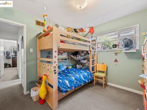 462 Cavour St, Oakland CA 94618