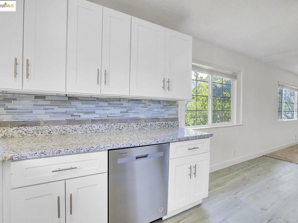 9034 Hillside St, Oakland CA 94603