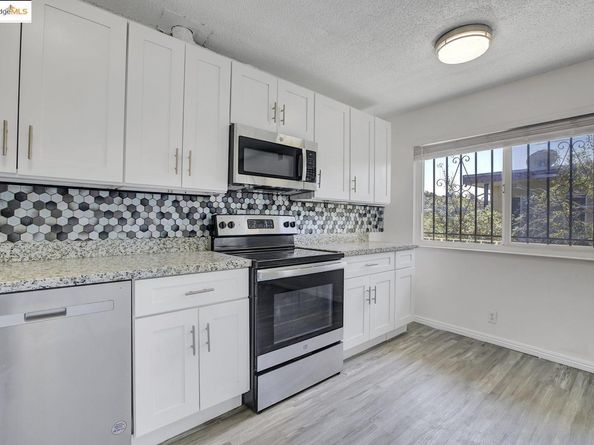 9034 Hillside St, Oakland CA 94603