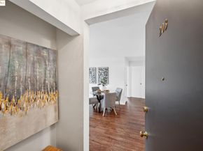 696 Athol Ave 203, Oakland CA 94610