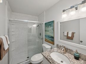696 Athol Ave 203, Oakland CA 94610
