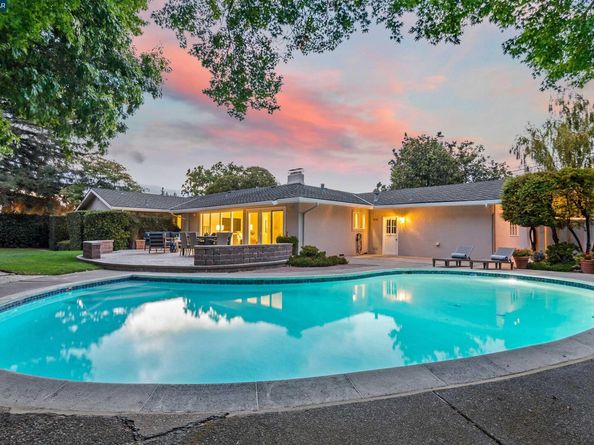 2233 Lomond Ln, Walnut Creek CA 94598