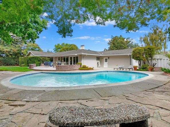 2233 Lomond Ln, Walnut Creek CA 94598