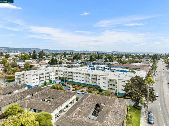 2137 Otis Dr 111, Alameda CA 94501