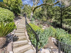 4 Berrybrook Hollow, Orinda CA 94563