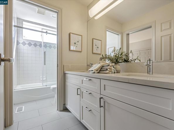 4 Berrybrook Hollow, Orinda CA 94563