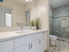 4 Berrybrook Hollow, Orinda CA 94563