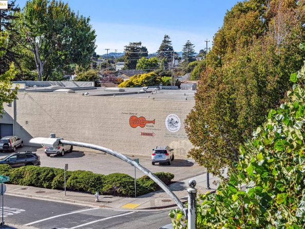 10300 San Pablo Ave 303, El Cerrito CA 94530