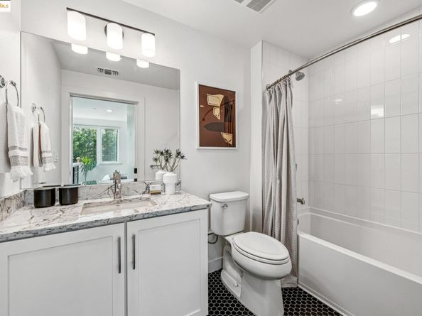 10300 San Pablo Ave 303, El Cerrito CA 94530