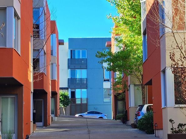 570 Innes Ave 201, San Francisco CA 94124