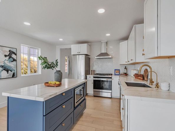 6583 Simson St, Oakland CA 94605