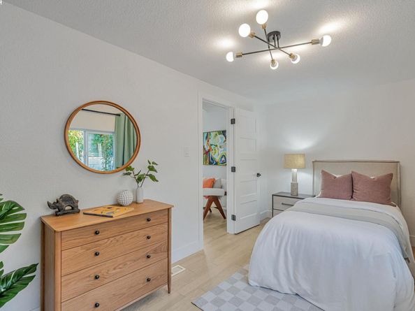 6583 Simson St, Oakland CA 94605
