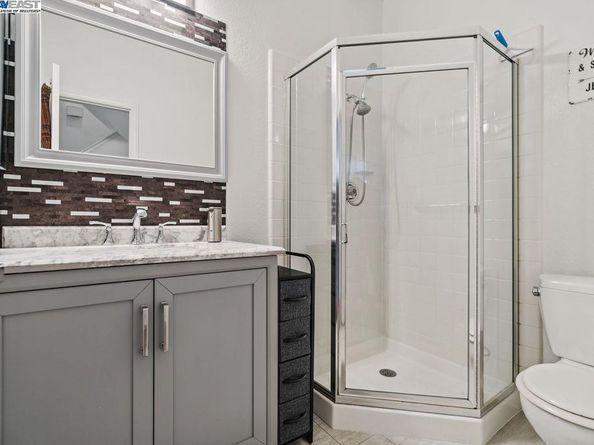 703 Waterford Pl, Pinole CA 94564