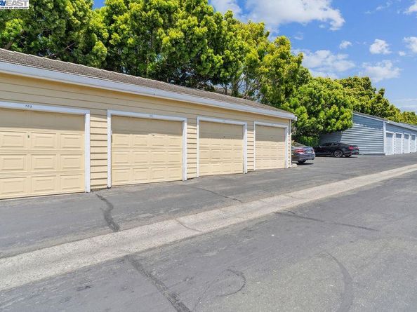 703 Waterford Pl, Pinole CA 94564