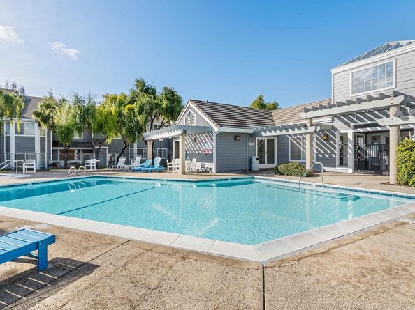 703 Waterford Pl, Pinole CA 94564