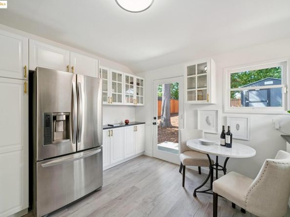 3853 Rhoda Ave, Oakland CA 94602