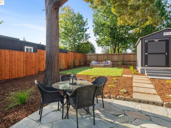 3853 Rhoda Ave, Oakland CA 94602