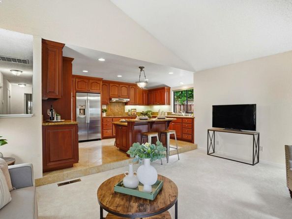 7444 Pecan Court, Pleasanton CA 94588