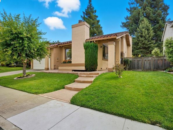 7444 Pecan Court, Pleasanton CA 94588
