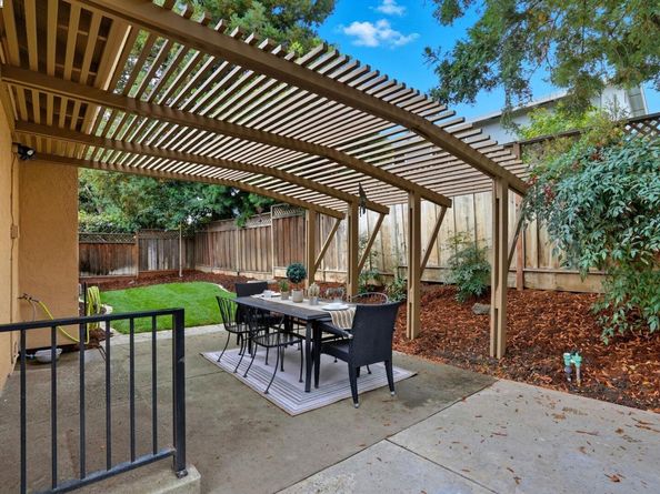 7444 Pecan Court, Pleasanton CA 94588