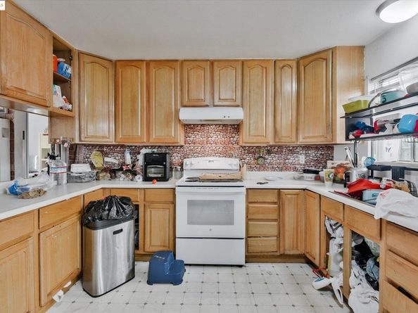 1927 82nd Ave, Oakland CA 94621