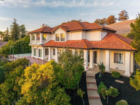 822 Navaronne Wy, Concord CA 94518