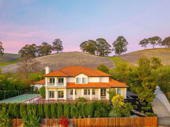 822 Navaronne Wy, Concord CA 94518