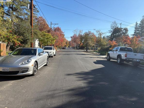 2145 COLUMBIA St, Palo Alto CA 94306