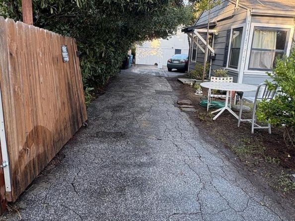 2145 COLUMBIA St, Palo Alto CA 94306