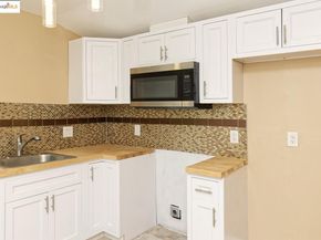 4251 Porter St, Oakland CA 94619