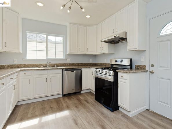 4251 Porter St, Oakland CA 94619