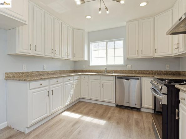 4251 Porter St, Oakland CA 94619