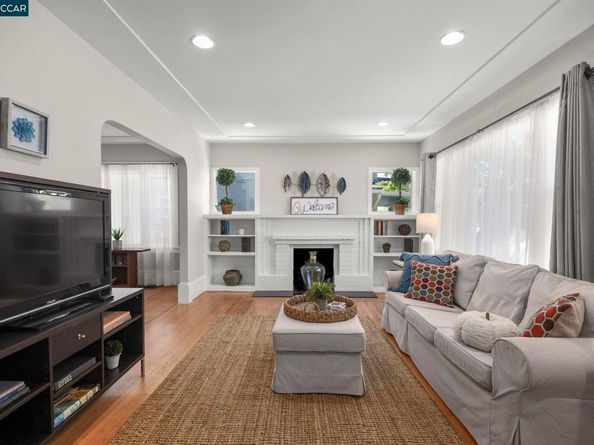 4426 Park Blvd, Oakland CA 94602