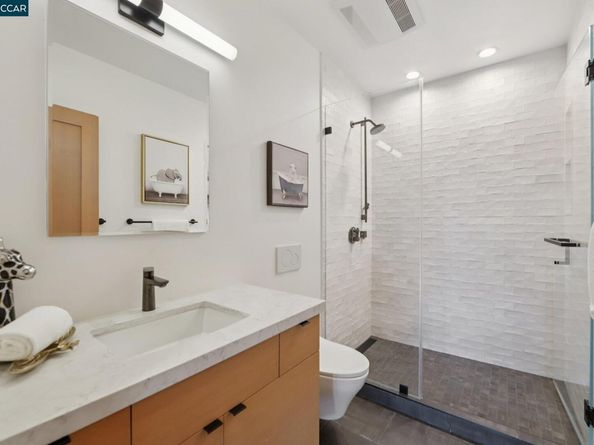 380 Vermont Ave, Berkeley CA 94707