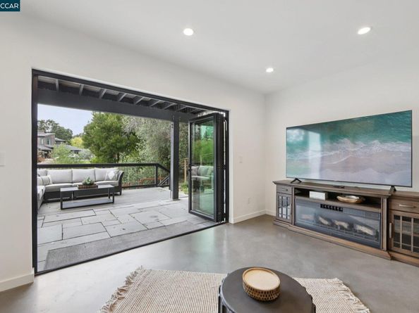 380 Vermont Ave, Berkeley CA 94707