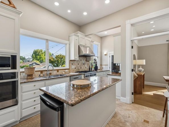 2061 Buena Vista Ave, Alameda CA 94501