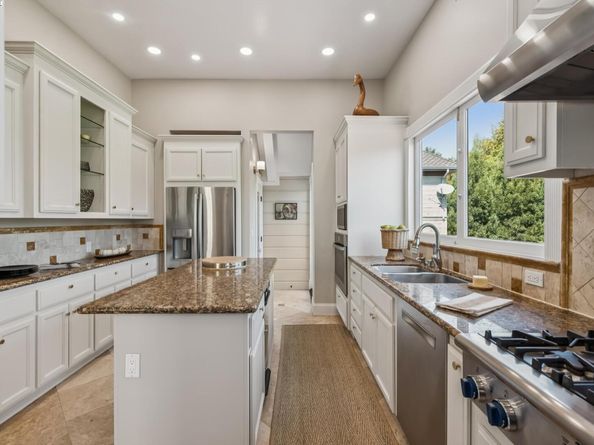 2061 Buena Vista Ave, Alameda CA 94501