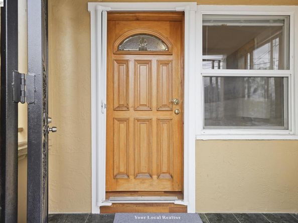 1321 145Th Ave, San Leandro CA 94578