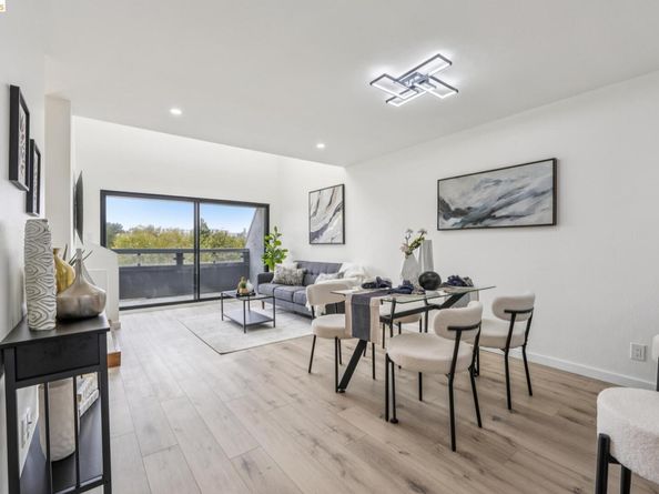 7 Embarcadero West 207, Oakland CA 94607