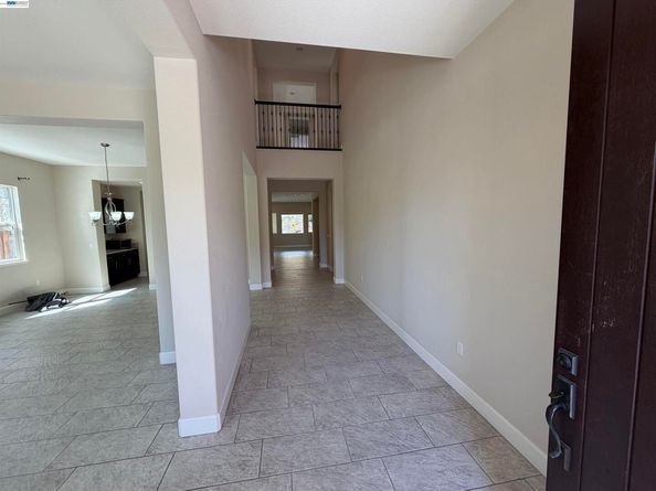 1695 N Terracina Dr, Dublin CA 94568