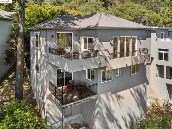 6153 Girvin Dr, Oakland CA 94611