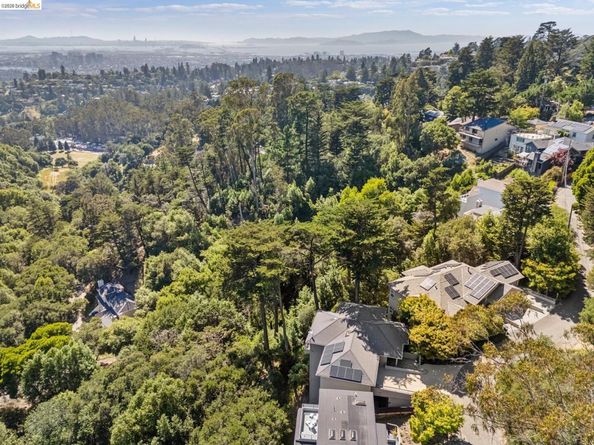 6153 Girvin Dr, Oakland CA 94611