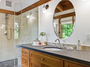 6401 Benvenue Avenue, Oakland CA 94618