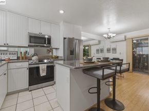 20153 Forest Ave 9, Castro Valley CA 94546