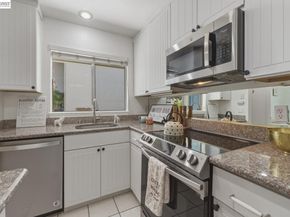 20153 Forest Ave 9, Castro Valley CA 94546