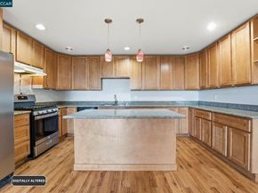 8910 Burr St, Oakland CA 94605