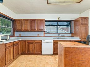 2636 Cole St, Oakland CA 94601