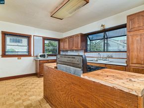 2636 Cole St, Oakland CA 94601